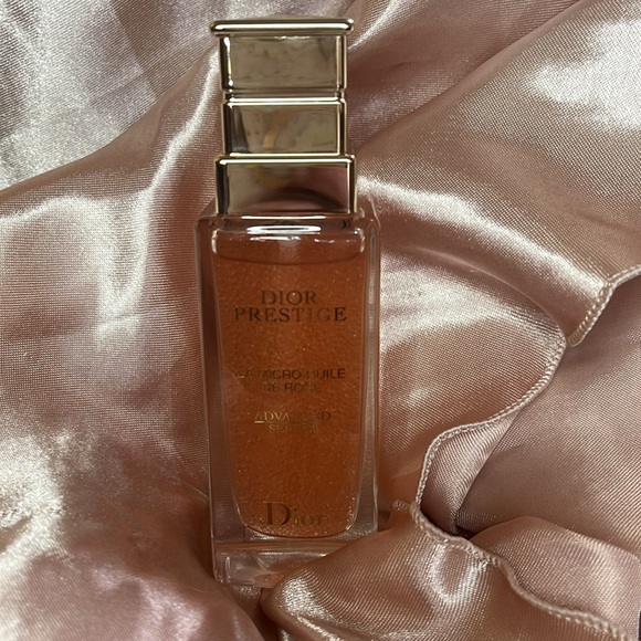 NIB Dior Prestige La Micro-Huile de Rose Advanced Serum & Lined Makeup Bag - Picture 3 of 3